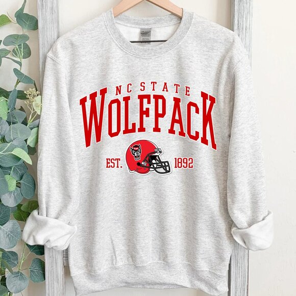 NC State Wolfpack Sweatshirt NC State University Football Shirt Sweater - Picture 2 of 3